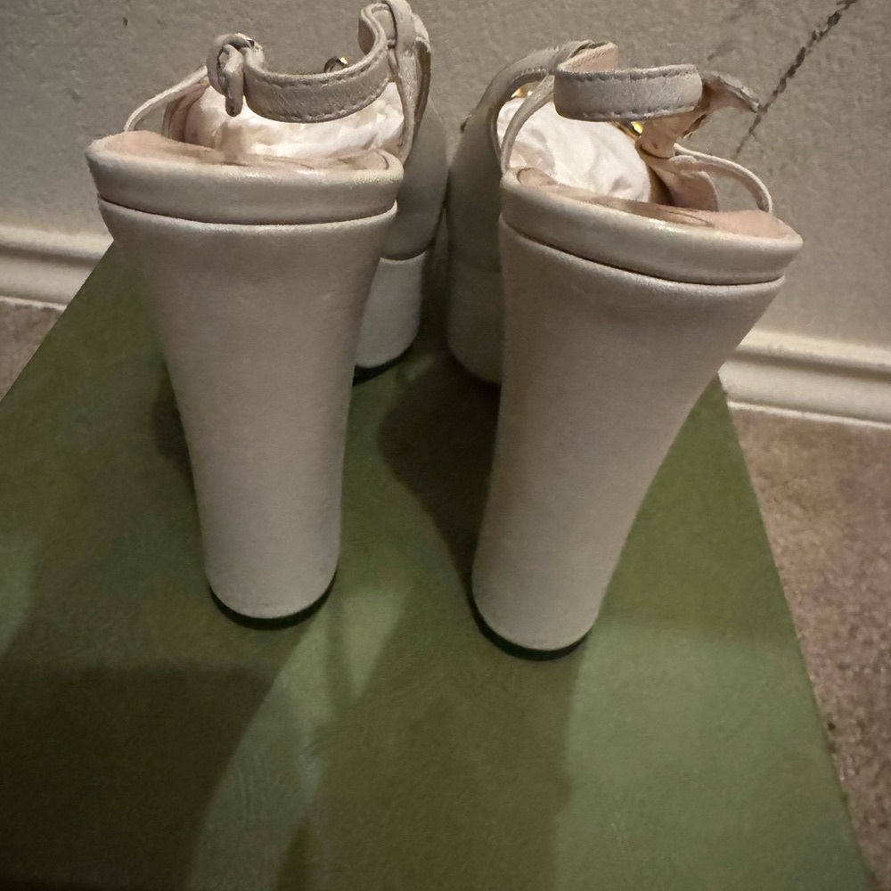 Gucci White and Gold Sandals with Elegant Designs wear one like new - Picture 3 of 4